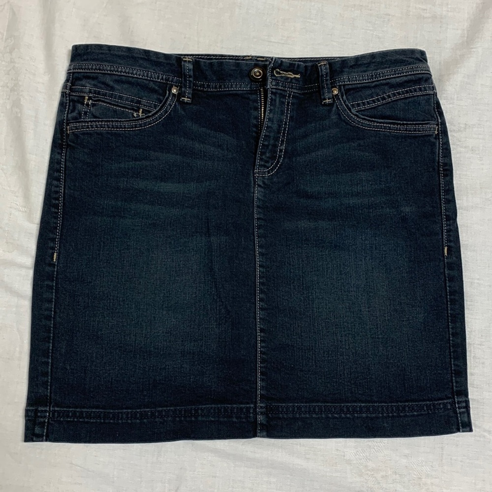 Tommy Hilfiger dark blue Jean mini skirt, size 10